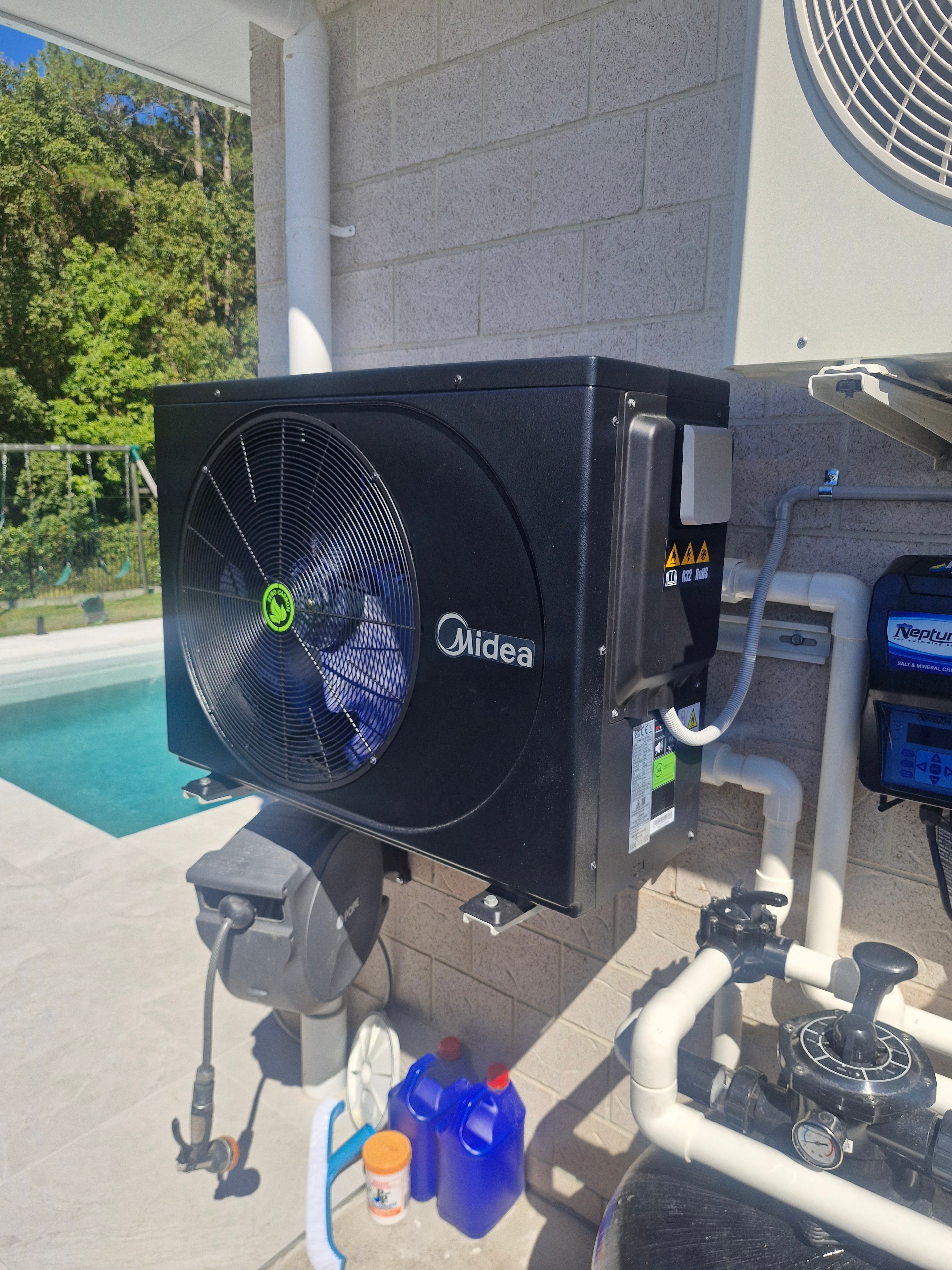 EvoHeat Fusion i-Pro heat pump pool heater